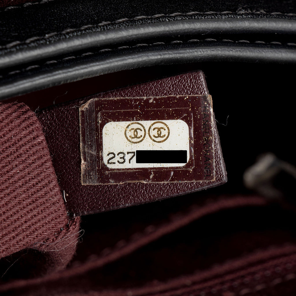 Chanel Grained Calfskin Executive Mini Shopper Tote (SHF-sRxeUb)