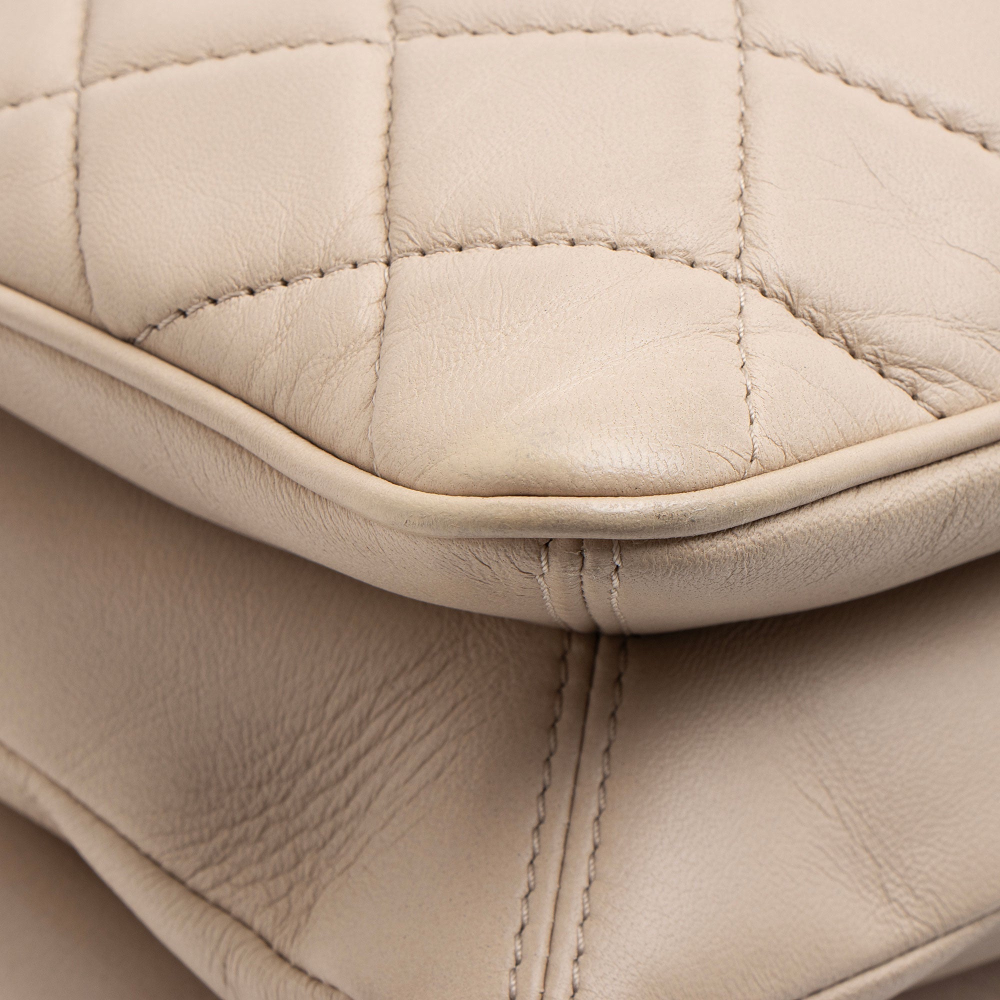 Chanel Lambskin CC Accordion Trio Zipped Tote (SHF-wYNTLe)