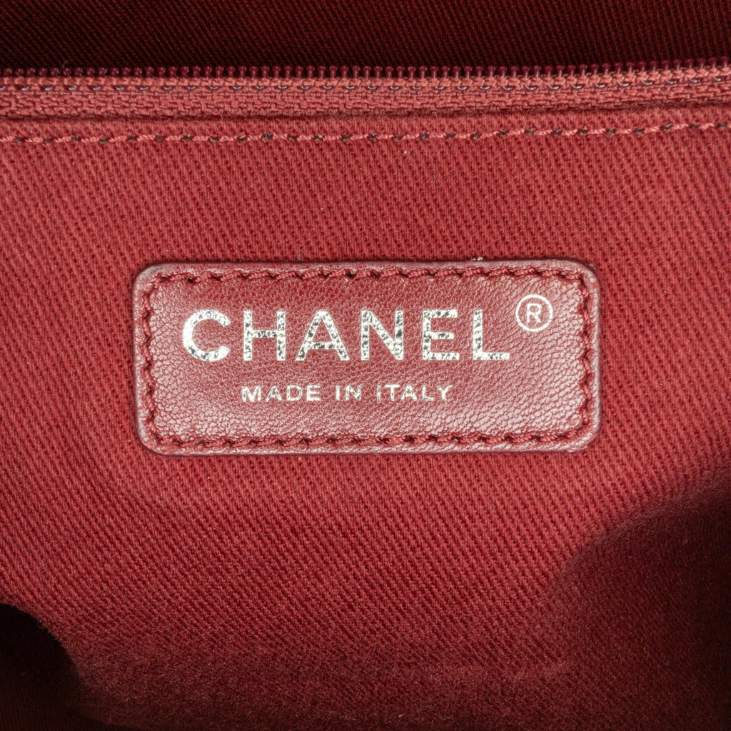 Chanel Large Canvas Deauville Tote (SHG-OpY8VZ)