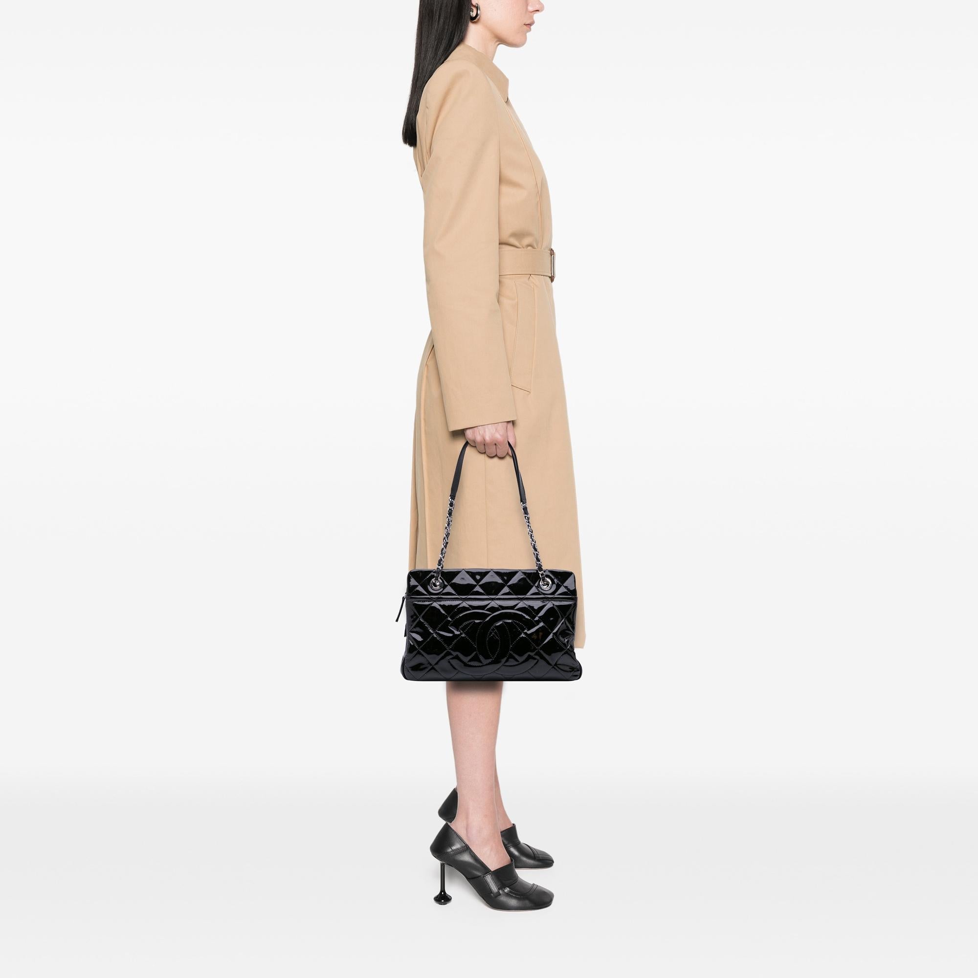 Chanel Medium CC 1:1 Rep Soft Shopper Tote