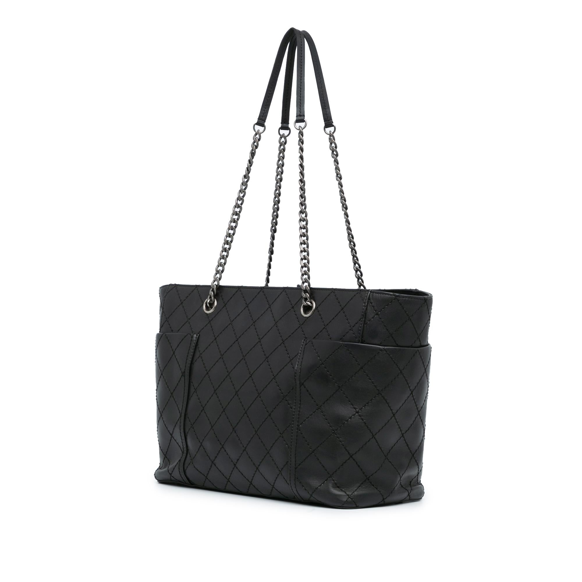 Chanel Medium CC Stitched Calfskin Pocket Zipped Chain Tote (SHG-S5VWBc)