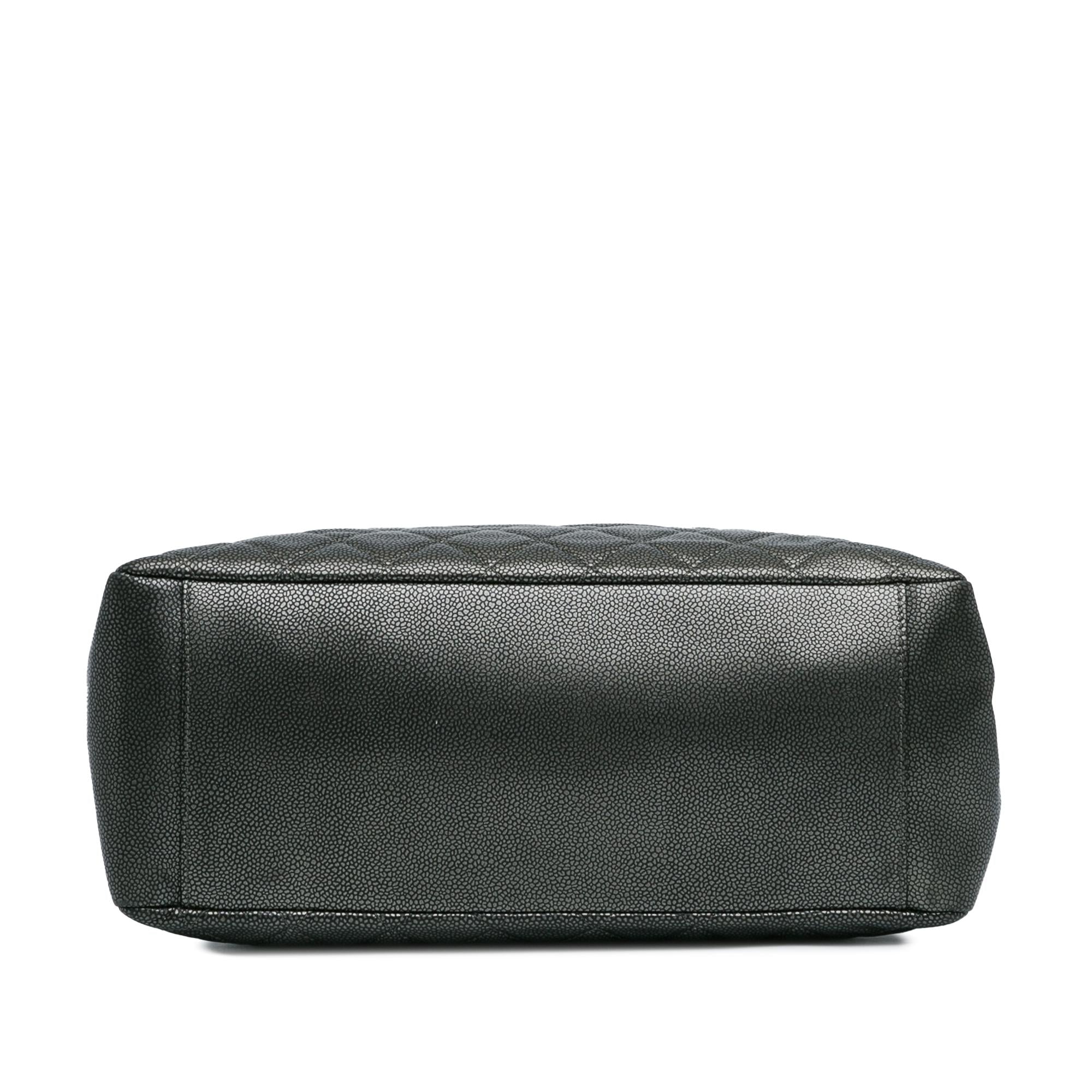 Chanel Metallic Caviar Grand Shopping Tote (SHG-ZLtc4Q)
