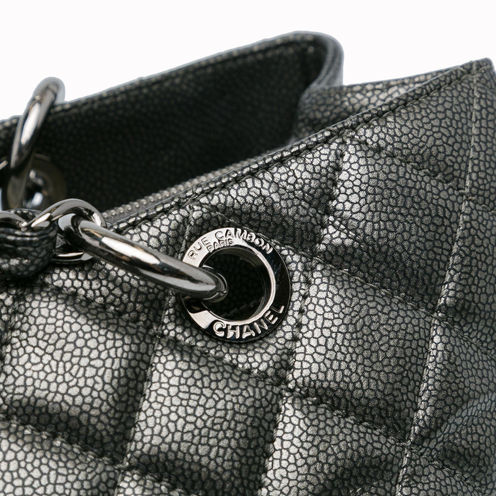 Chanel Metallic Caviar Grand Shopping Tote (SHG-ZLtc4Q)