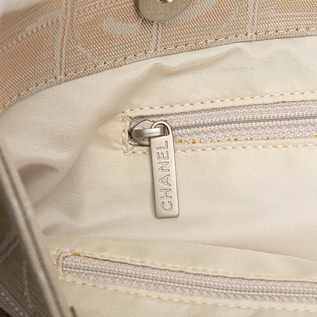Chanel New Travel Line Tote (SHG-ewYGlz)