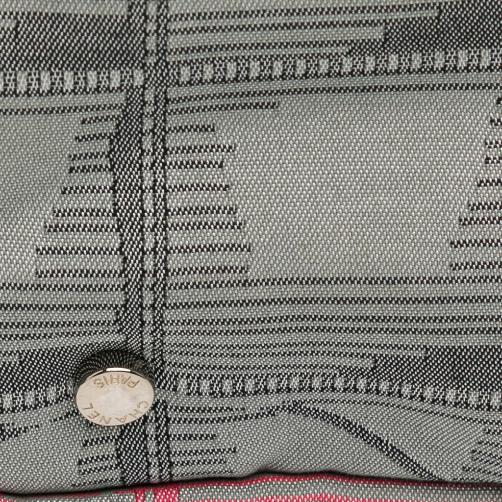 Chanel New Travel Line Tote (SHG-IlYJft)