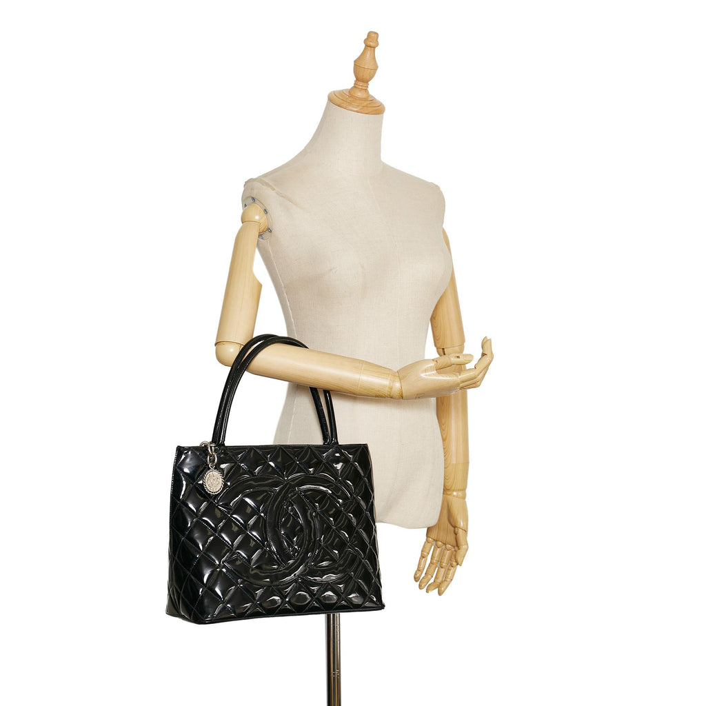 Chanel 1:1 Rep Medallion Tote (SHG-35209)