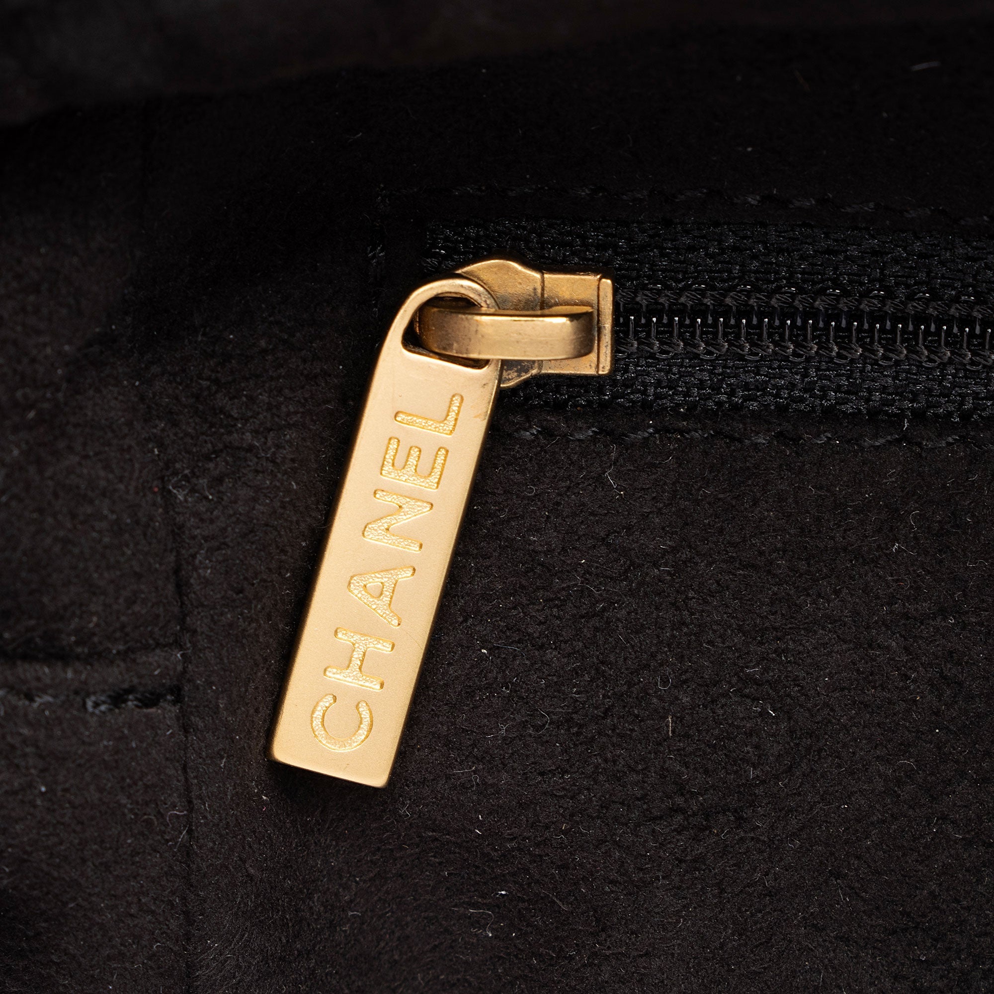 Chanel Vintage Jersey Chocolate Bar CC Shopping Tote (SHF-dQ6X2S)