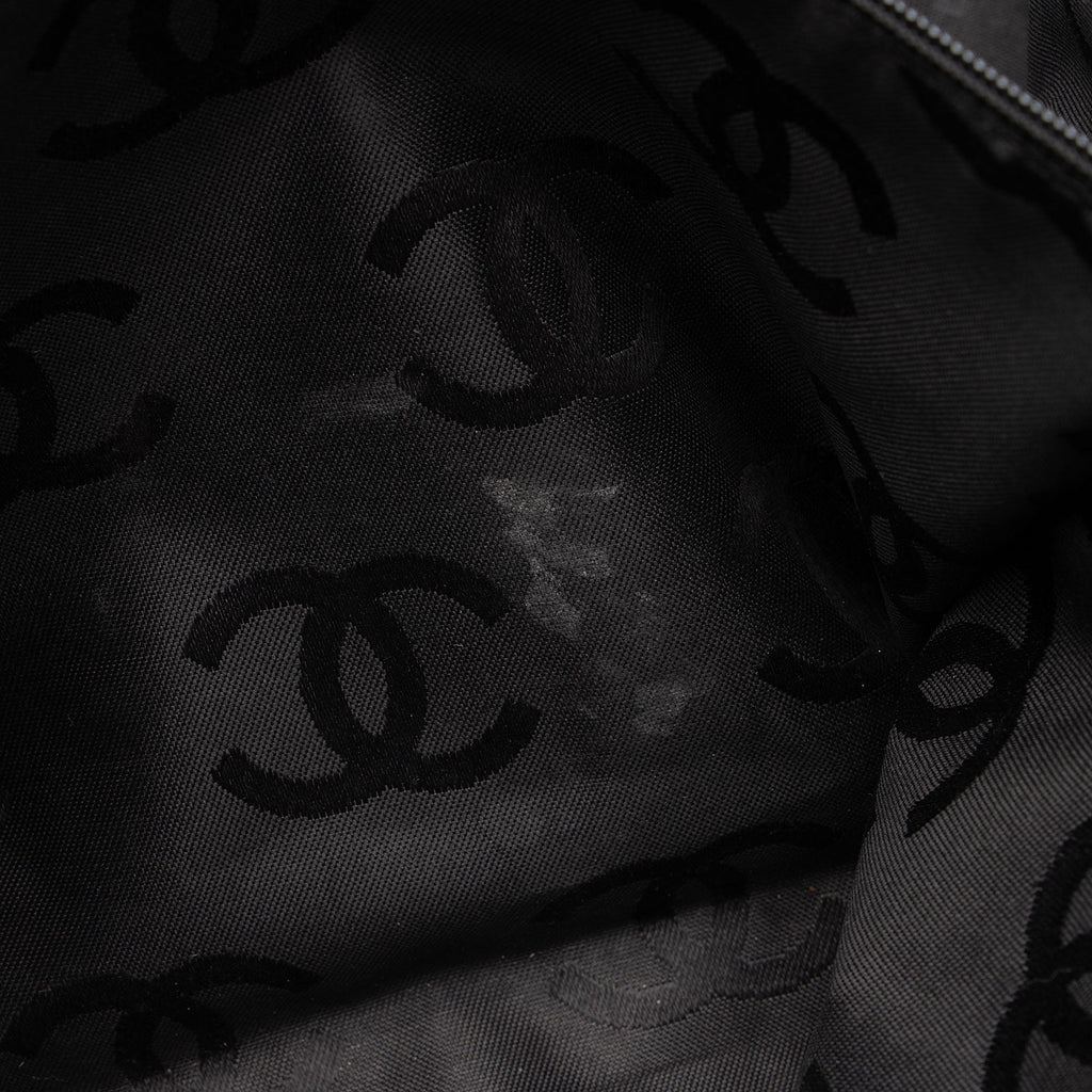 Chanel Vintage Leather Wood Chain Tote (SHF-bz2XaF)
