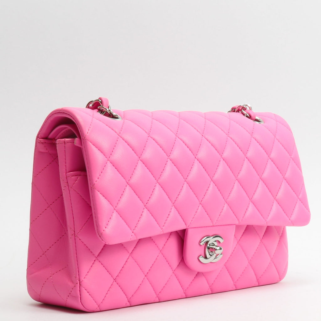 CHANEL 2021 Medium Classic Double Flap Lambskin- BuBurberrylegum Pink