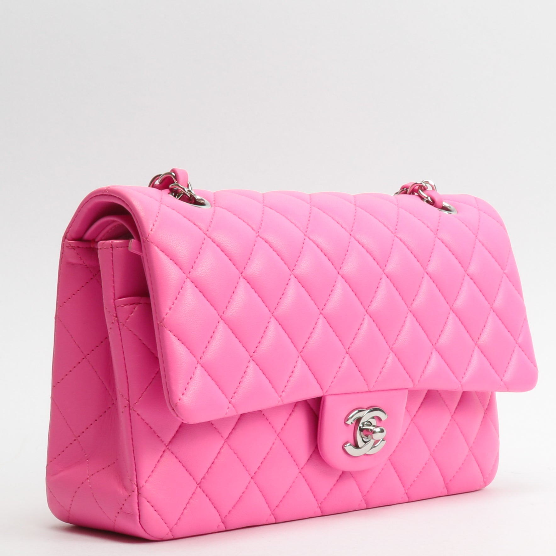 CHANEL 2021 Medium Classic Double Flap Lambskin- BuBurberrylegum Pink