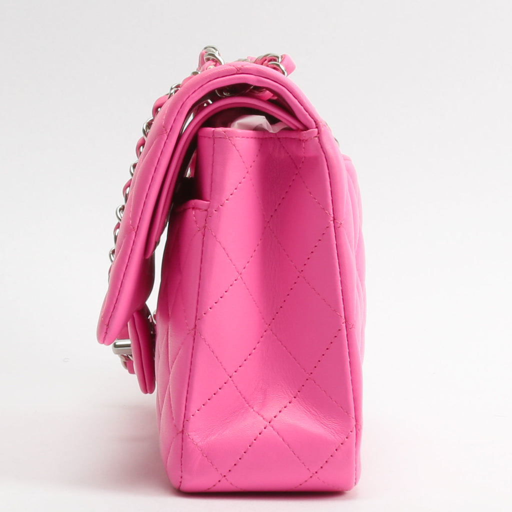 CHANEL 2021 Medium Classic Double Flap Lambskin- BuBurberrylegum Pink