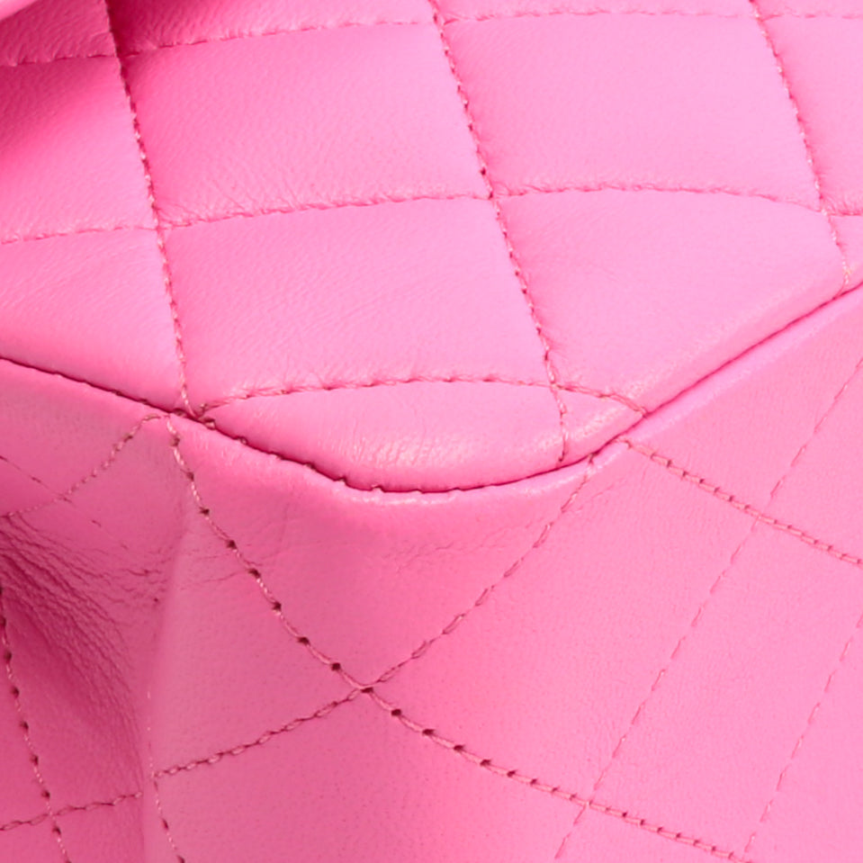 CHANEL 2021 Medium Classic Double Flap Lambskin- BuBurberrylegum Pink