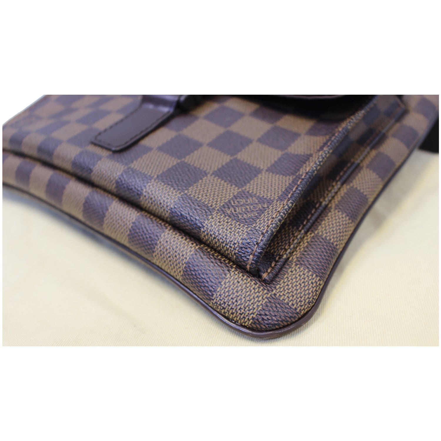 LOUIS VUITTON Pochette Melville Damier Ebene Shoulder Crossbody Bag