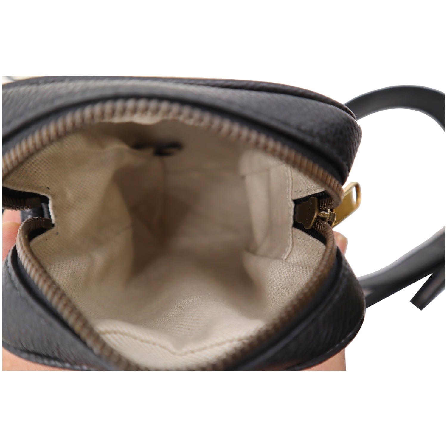 GUCCI Logo Grained  Leather Messenger Bag Black 574803