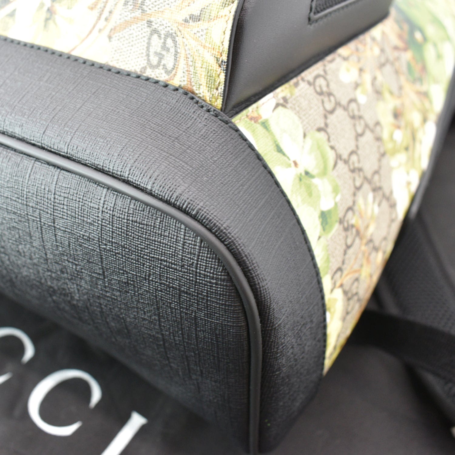 GUCCI Blooms Gucci Supreme Monogram Backpack Beige 406370