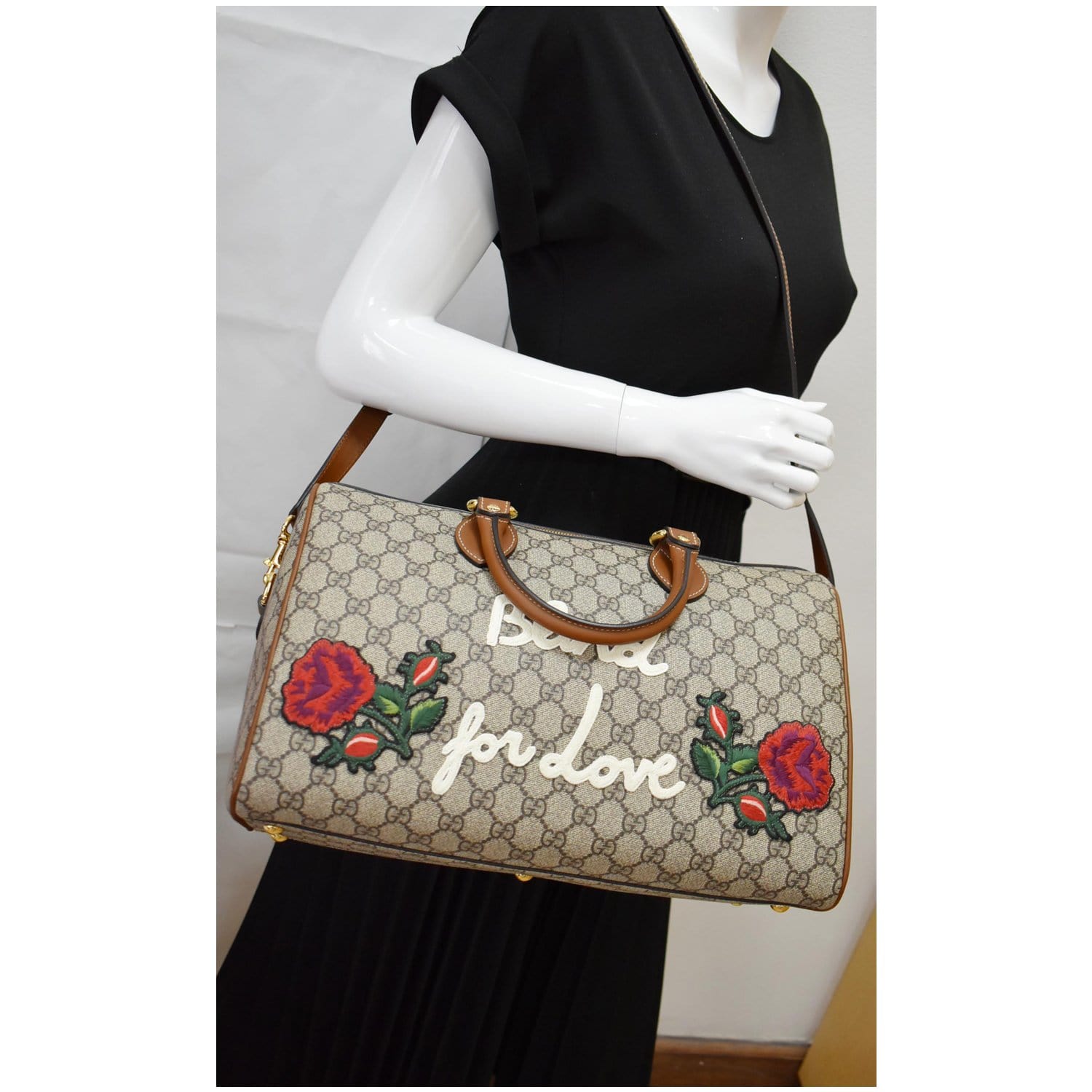 GUCCI Blind for Love Embroidered Gucci Supreme Canvas Boston Bag Maple Brown 409527