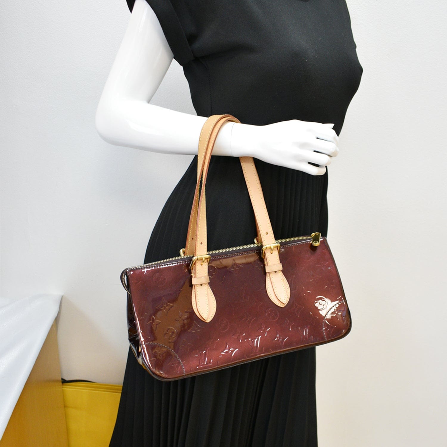 LOUIS VUITTON Rosewood Monogram Vernis Shoulder Bag Amarante
