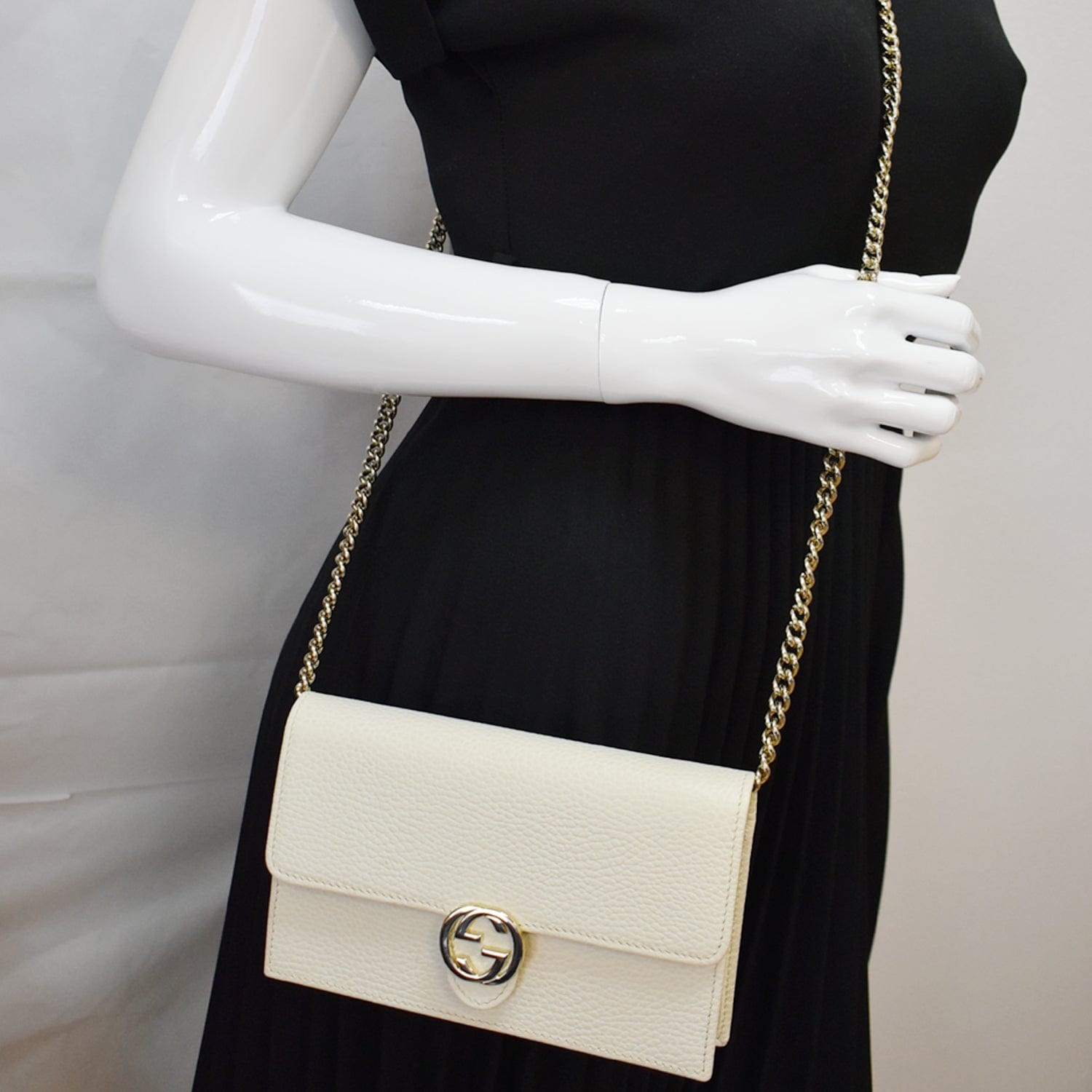 GUCCI Gucci Interlocking Pebbled Leather Crossbody Bag White 615523