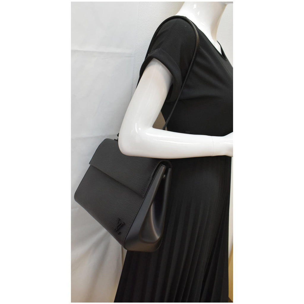 LOUIS VUITTON Cluny MM Epi Leather Shoulder Bag Black