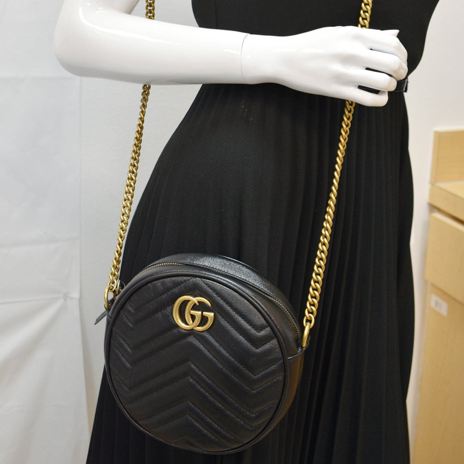 GUCCI Gucci Marmont Mini Round Leather Crossbody Bag Black 550154