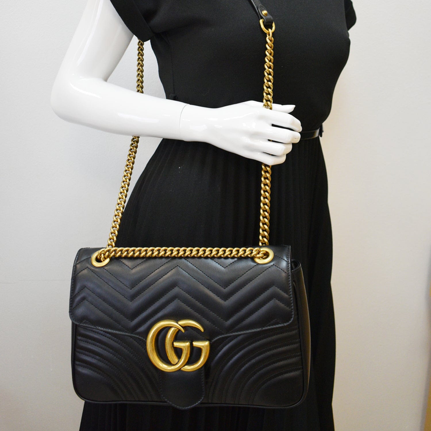 GUCCI Gucci Marmont Medium Matelasse Shoulder Bag Black 443496