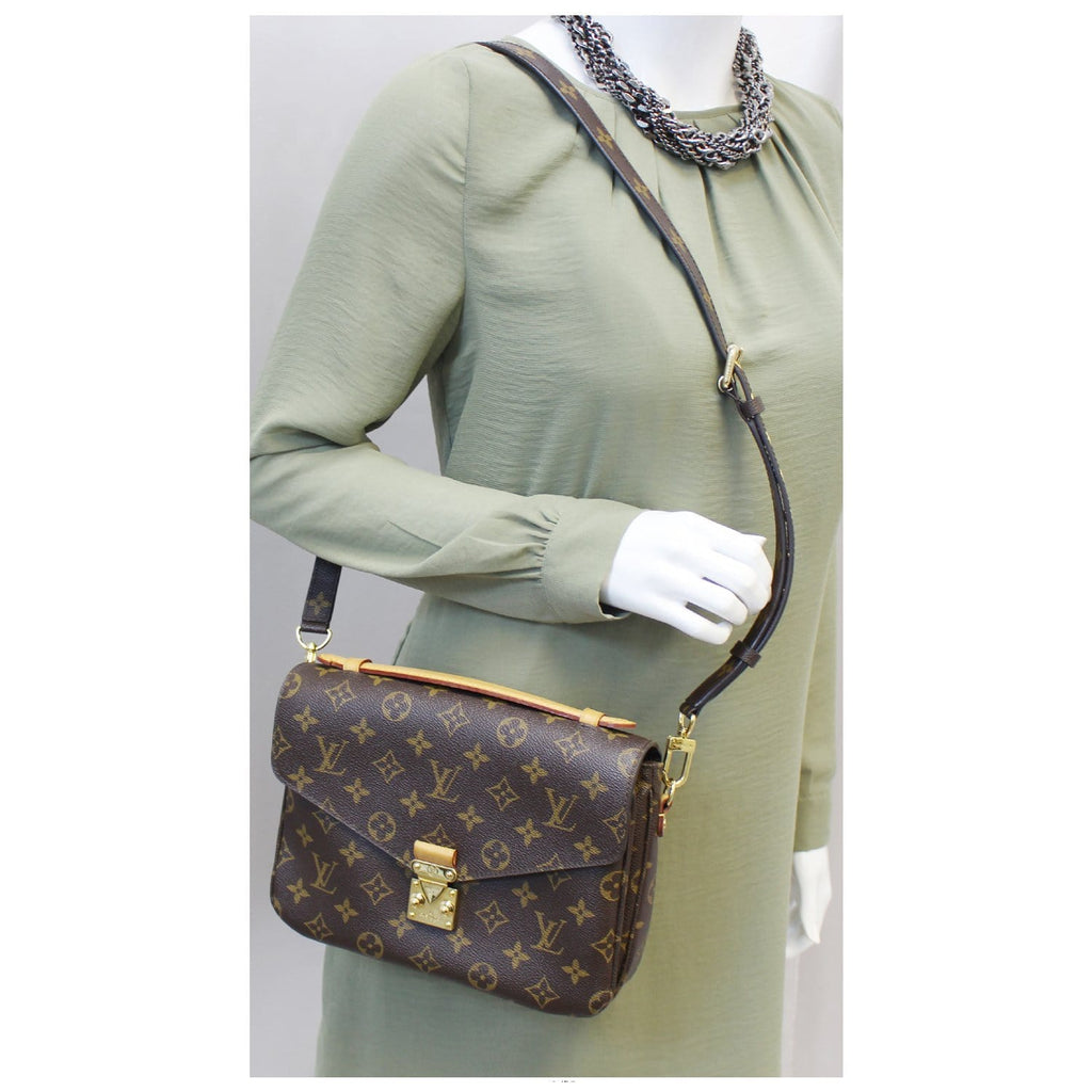 LOUIS VUITTON Metis Pochette Monogram Canvas Crossbody Bag