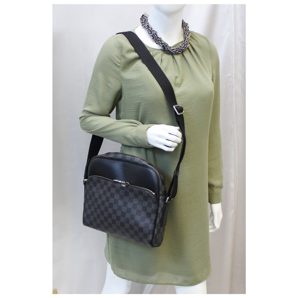 LOUIS VUITTON Dayton Reporter PM Damier Graphite Shoulder Bag