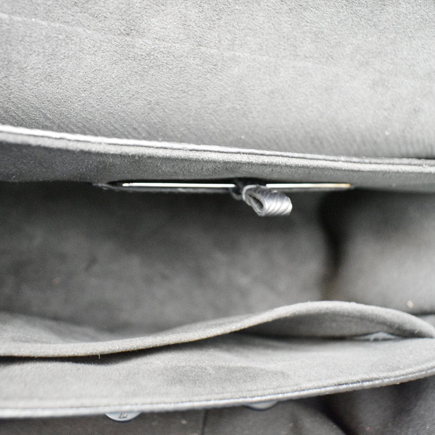 LOUIS VUITTON Twist MM Epi New 1:1 Rep Leather Shoulder Bag Silver