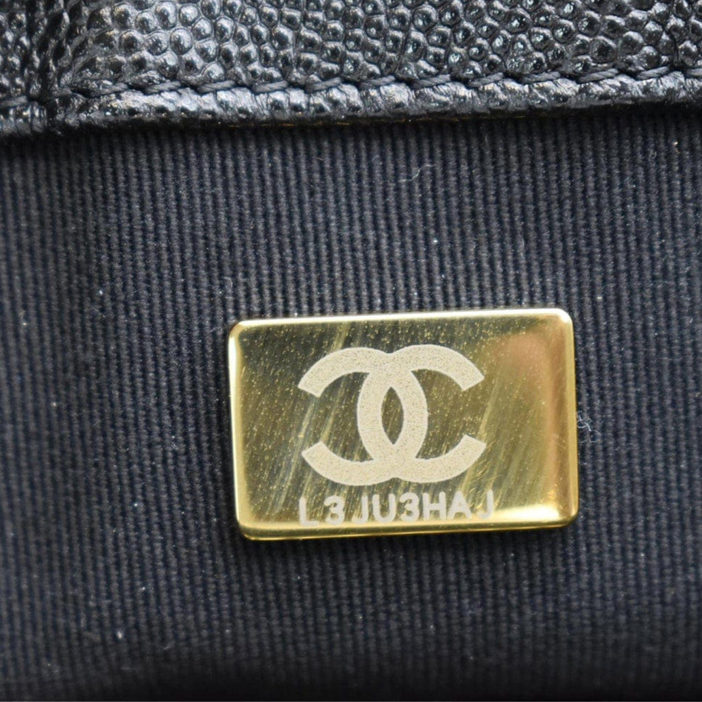 Chanel Medium Boy Flap Chevron Leather Shoulder Bag Black