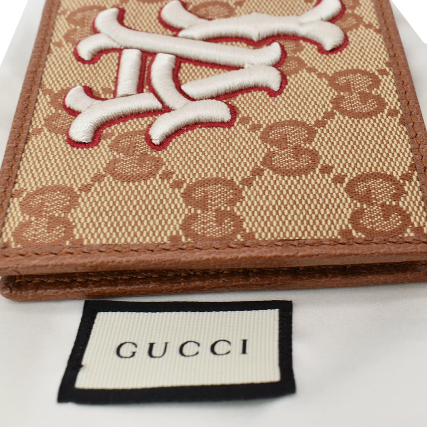 GUCCI Gucci LA Angels Patch Bi-fold Wallet Beige 547787