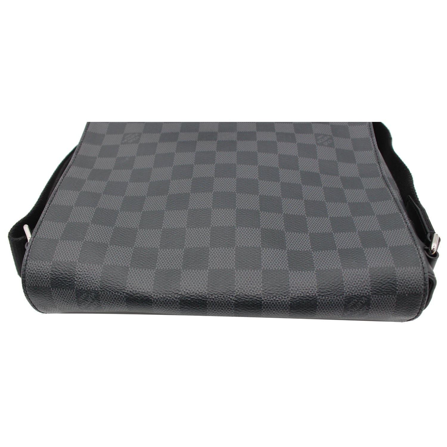 LOUIS VUITTON District MM Damier Graphite Messenger Bag Black