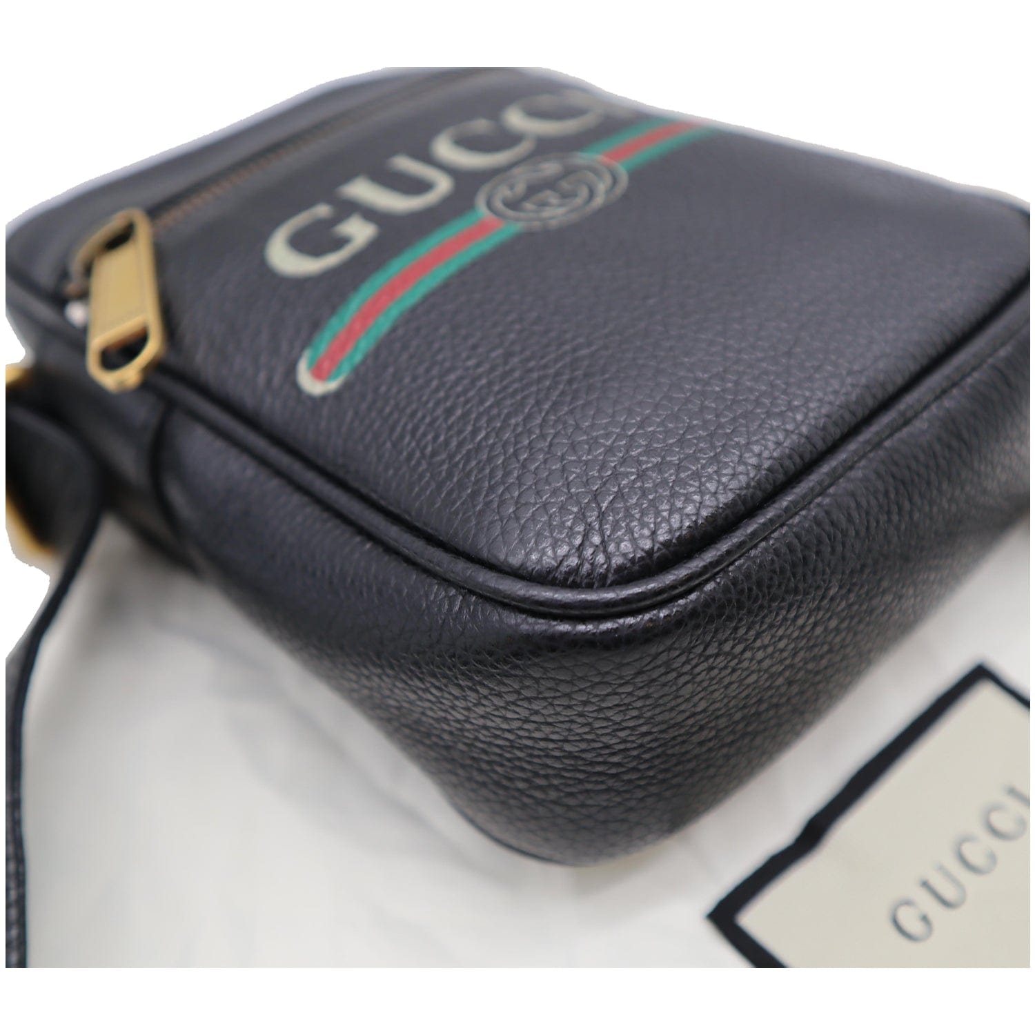 GUCCI Logo Grained  Leather Messenger Bag Black 574803