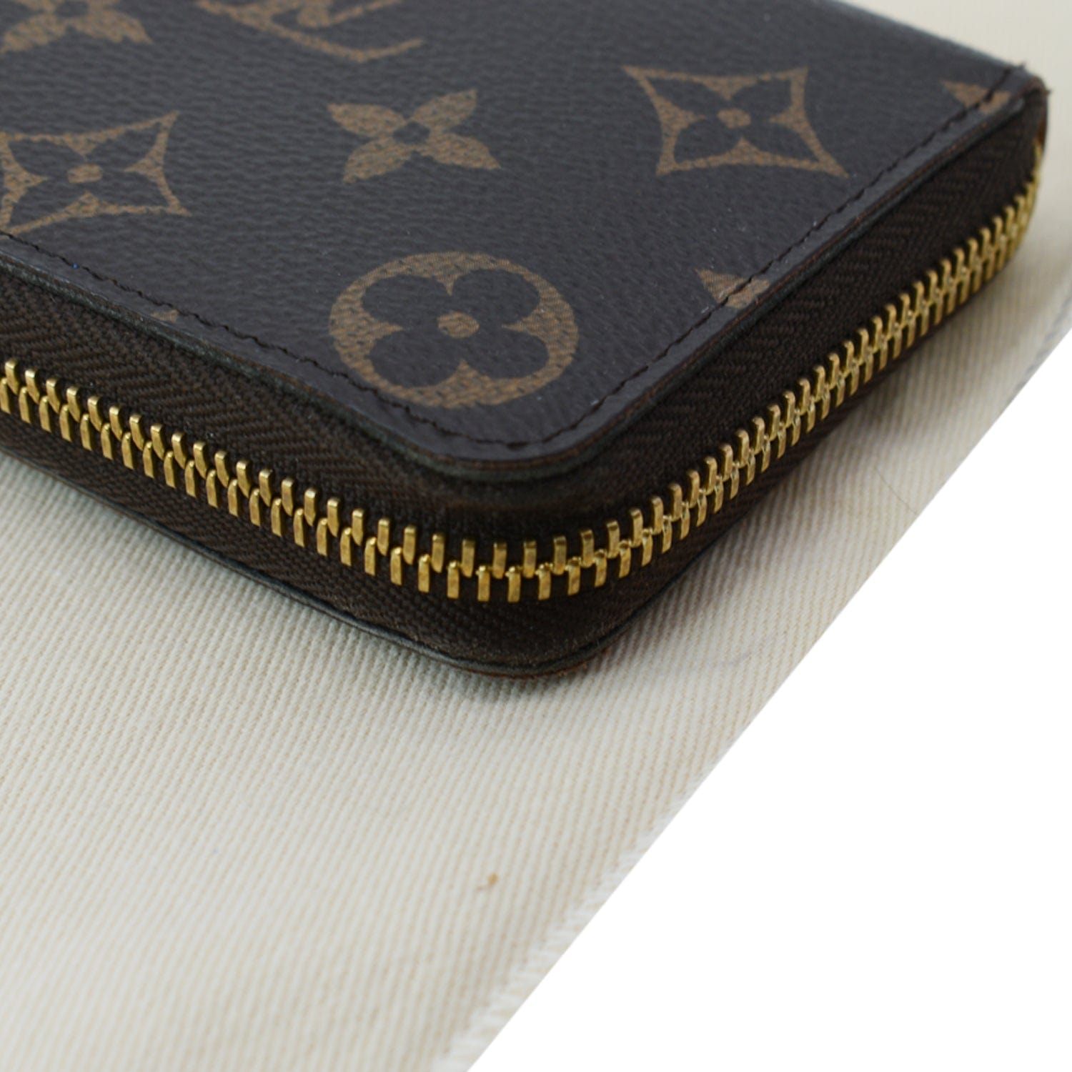 LOUIS VUITTON Clemence Monogram Canvas Zippy Wallet Brown