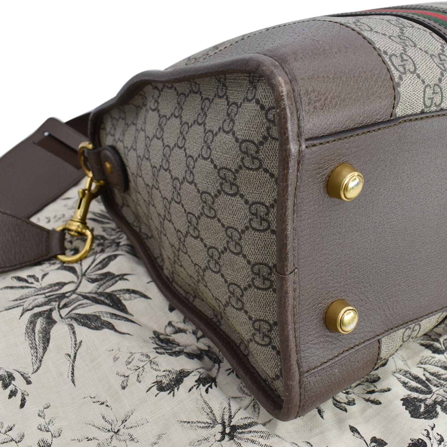 GUCCI Neo  Gucci Supreme Monogram Web Duffel Travel Bag Beige