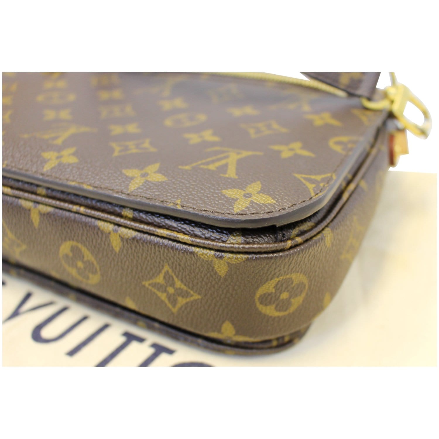 LOUIS VUITTON Metis Pochette Monogram Canvas Crossbody Bag