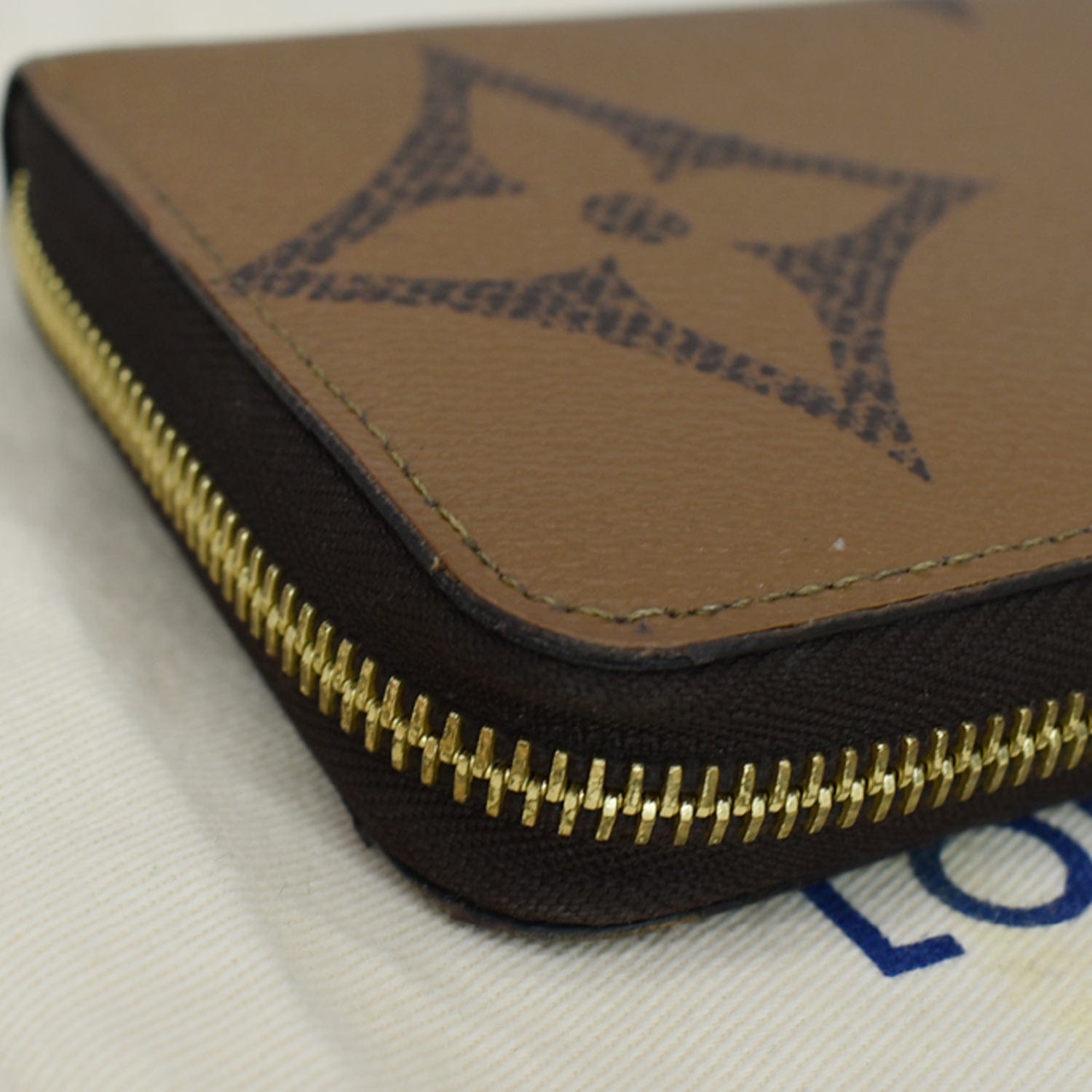 LOUIS VUITTON Giant Monogram Reverse Zippy Wallet Brown