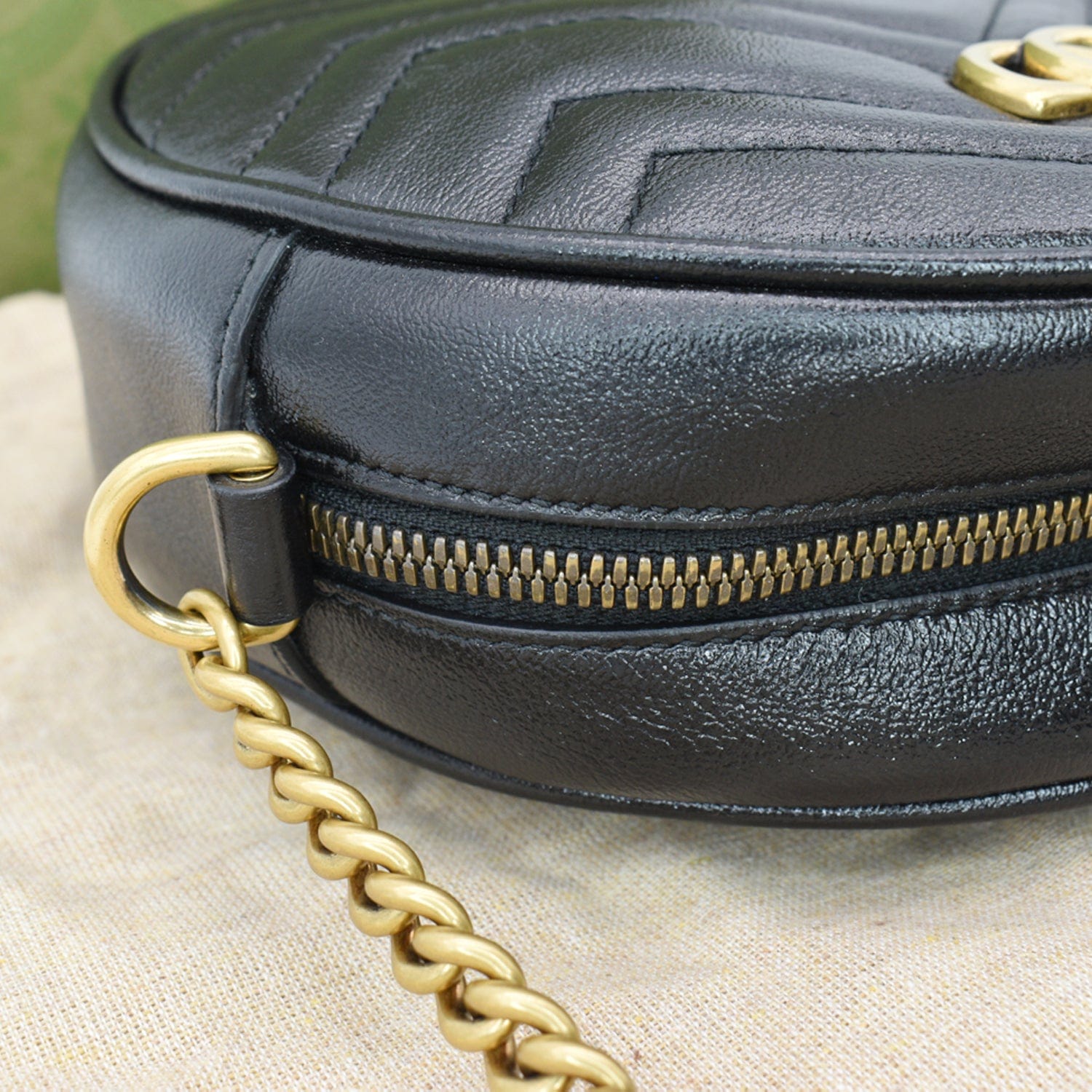 GUCCI Gucci Marmont Mini Round Leather Crossbody Bag Black 550154