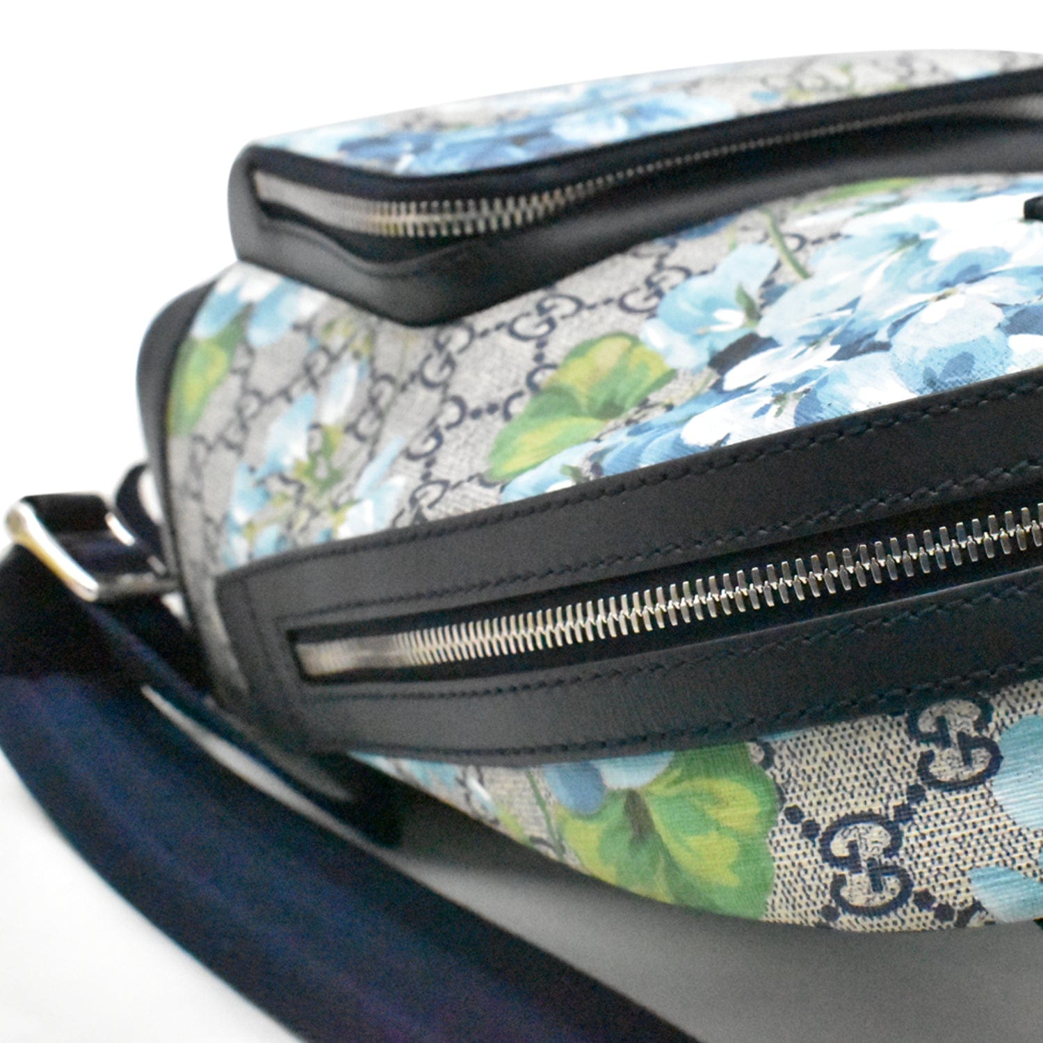 GUCCI Blooms Gucci Supreme Monogram Backpack Blue 546327