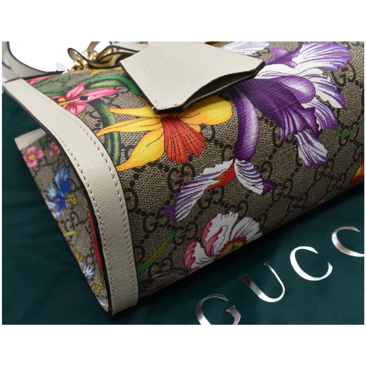 GUCCI Padlock Flora Small Gucci Supreme Canvas Shoulder Bag Beige 498156