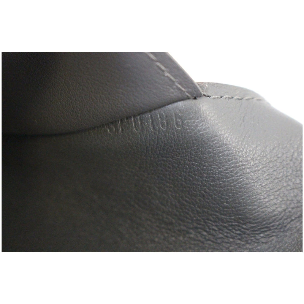LOUIS VUITTON Brazza Taiga Leather Wallet Grey