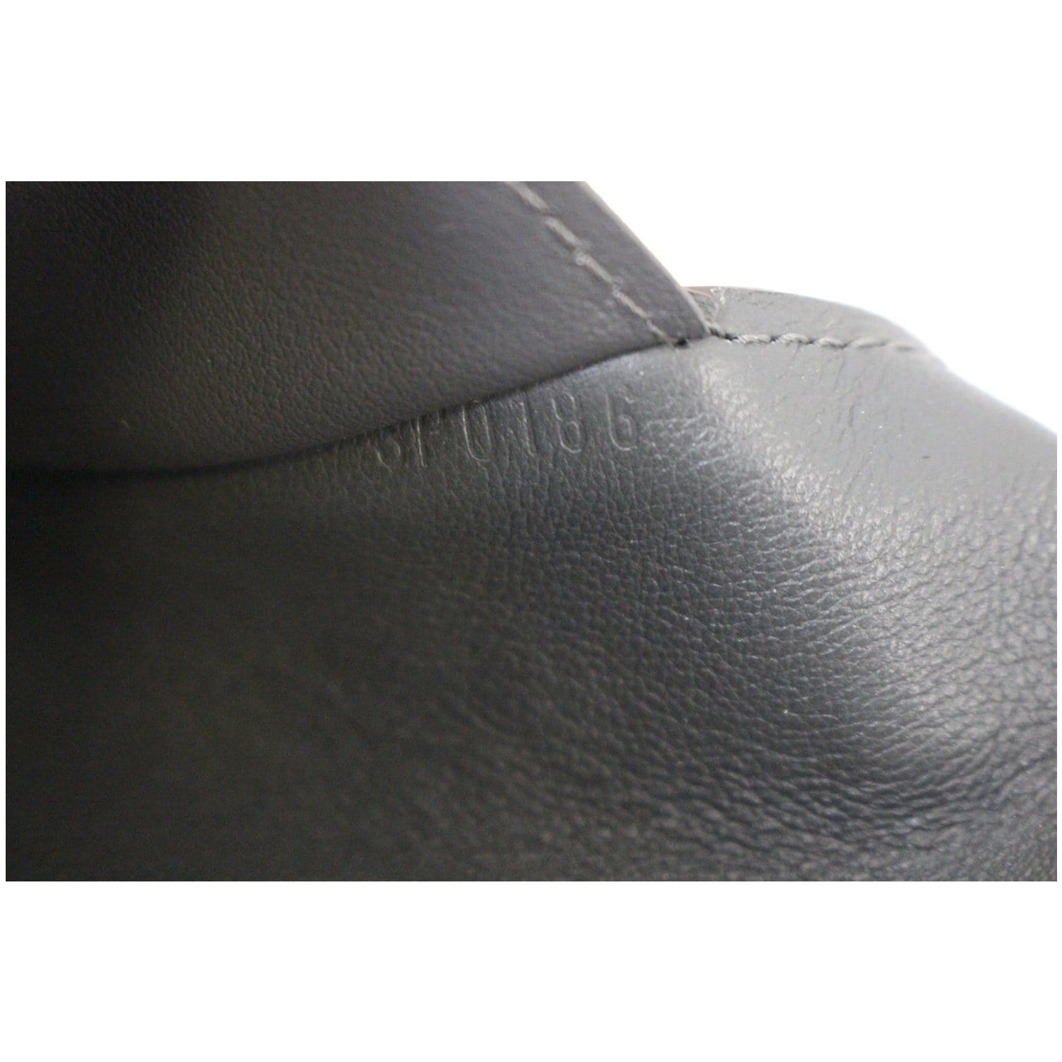 LOUIS VUITTON Brazza Taiga Leather Wallet Grey