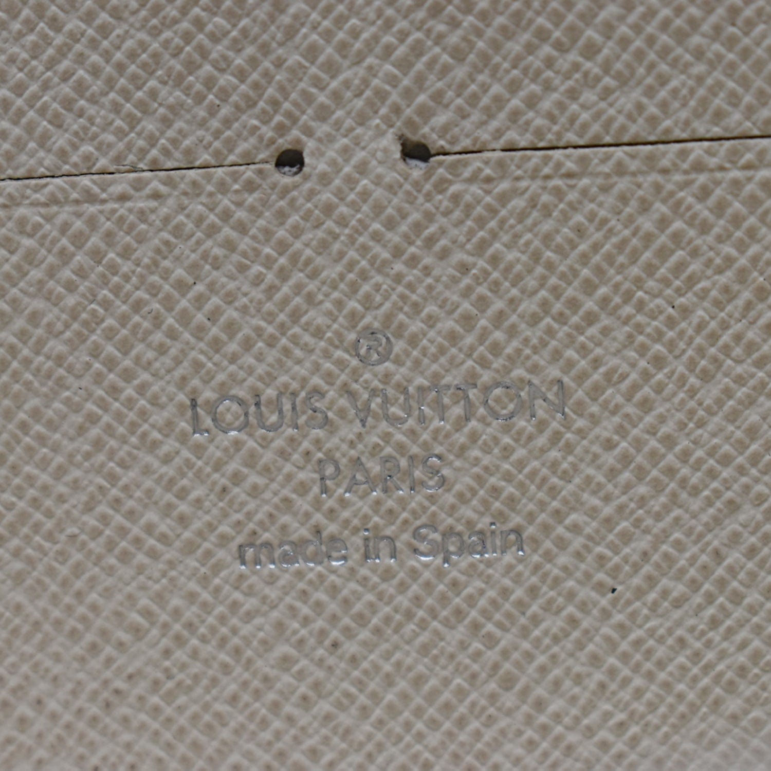 LOUIS VUITTON Epi Leather Zippy Wallet Ivory