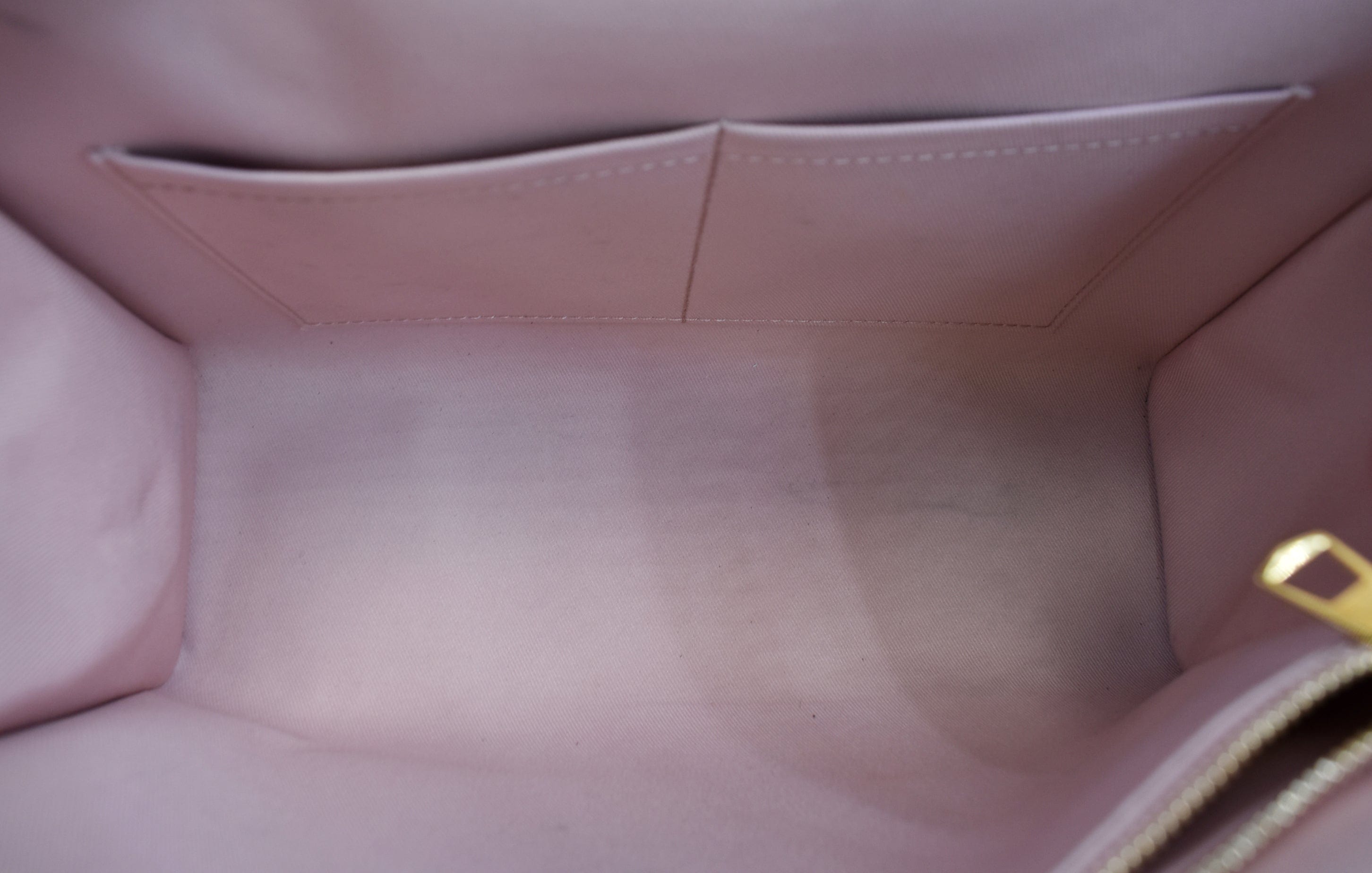 LOUIS VUITTON Bond Street MM Damier Ebene Crossbody Bag Magnolia
