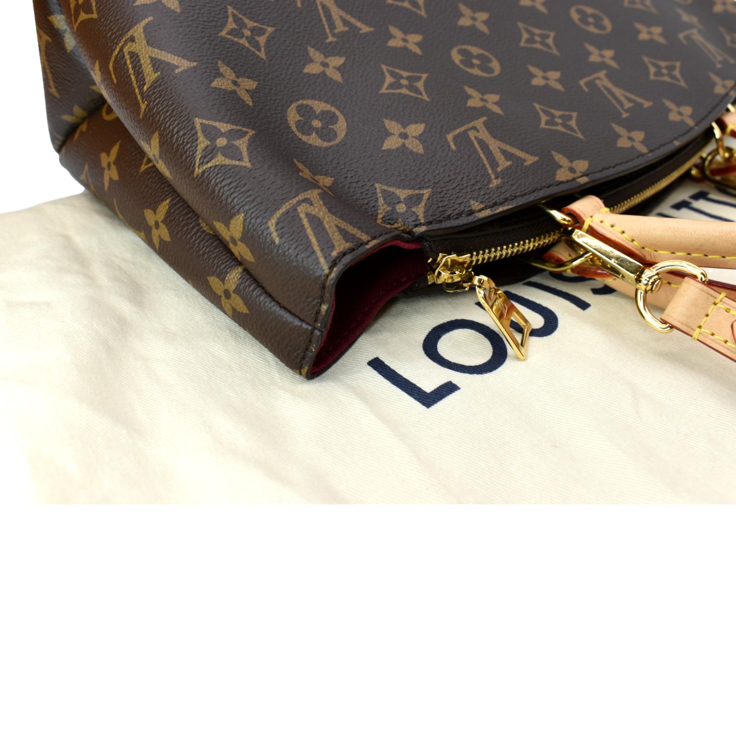 LOUIS VUITTON Petit Palais Monogram Canvas Shoulder Bag Brown