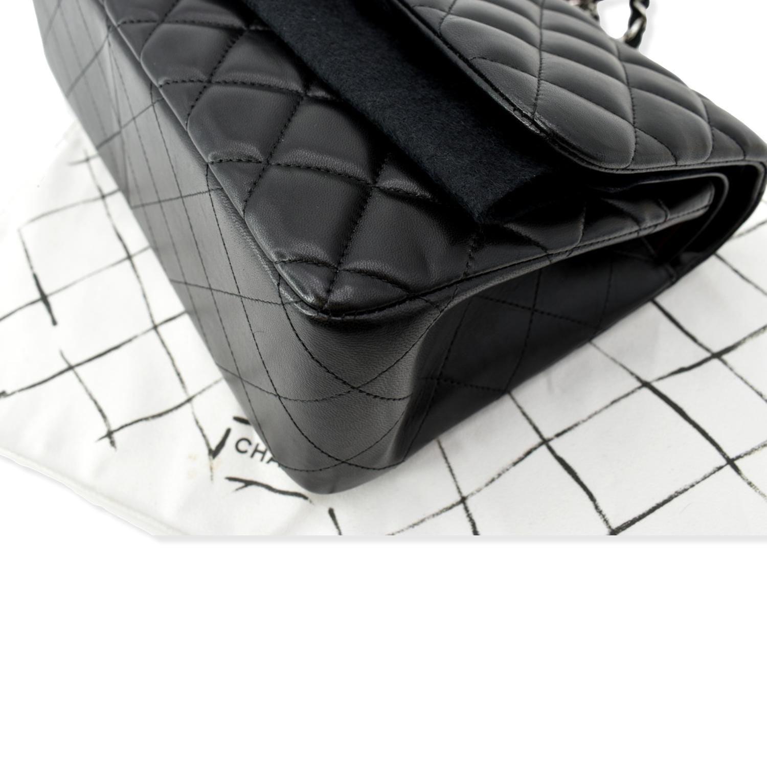Chanel Classic Jumbo Double Flap  Leather Shoulder Bag Black