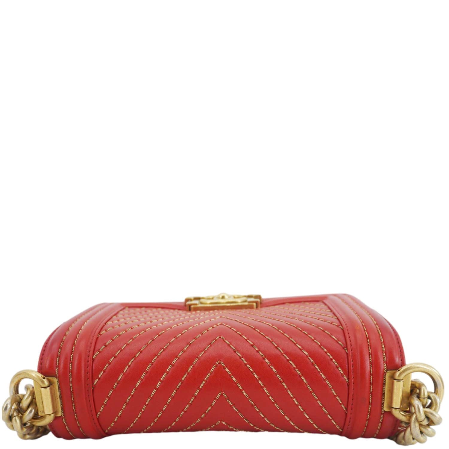 Chanel Boy Flap Small Chevron Leather Shoulder Bag Red