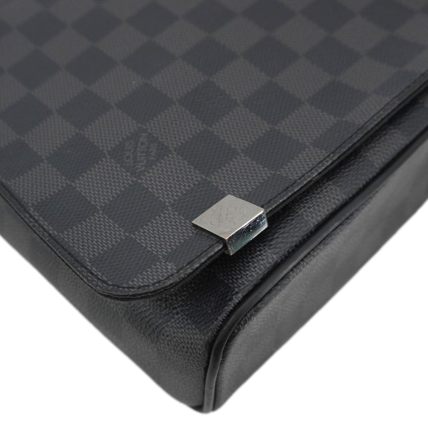 LOUIS VUITTON District PM Messenger Damier Graphite Messenger Bag Black