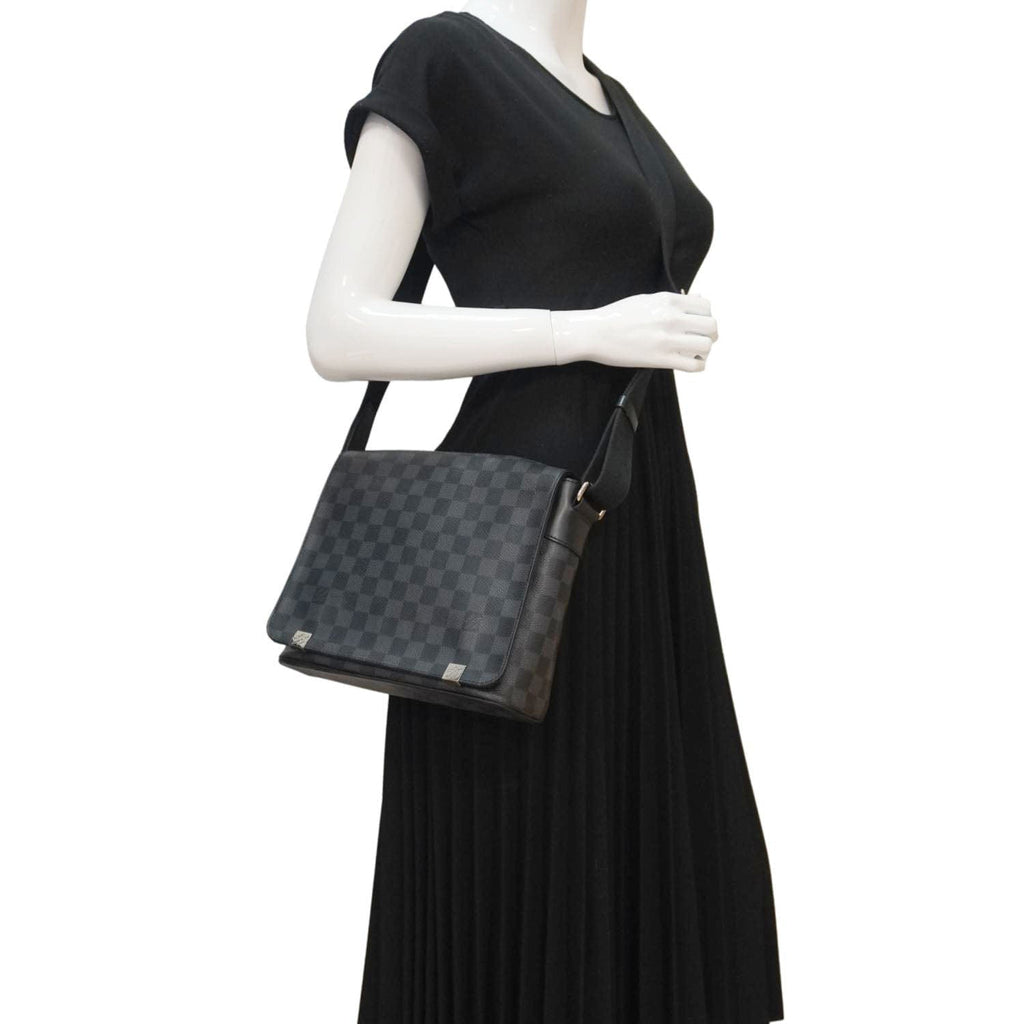 LOUIS VUITTON District PM Messenger Damier Graphite Messenger Bag Black