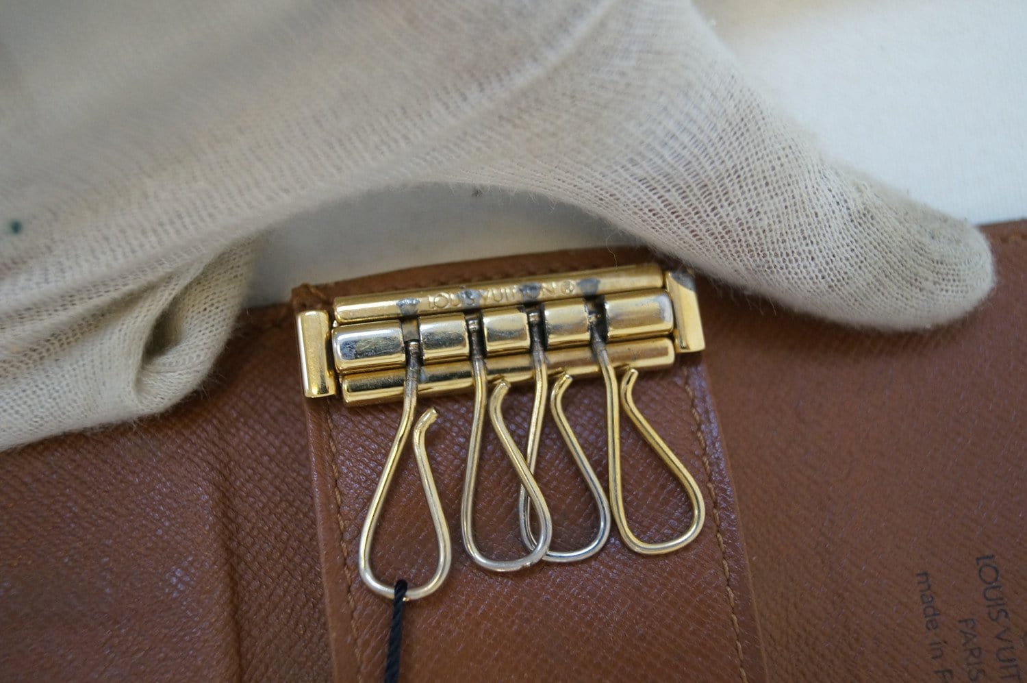 LOUIS VUITTON Monogram Canvas 4 Keys Holder Case - Sale