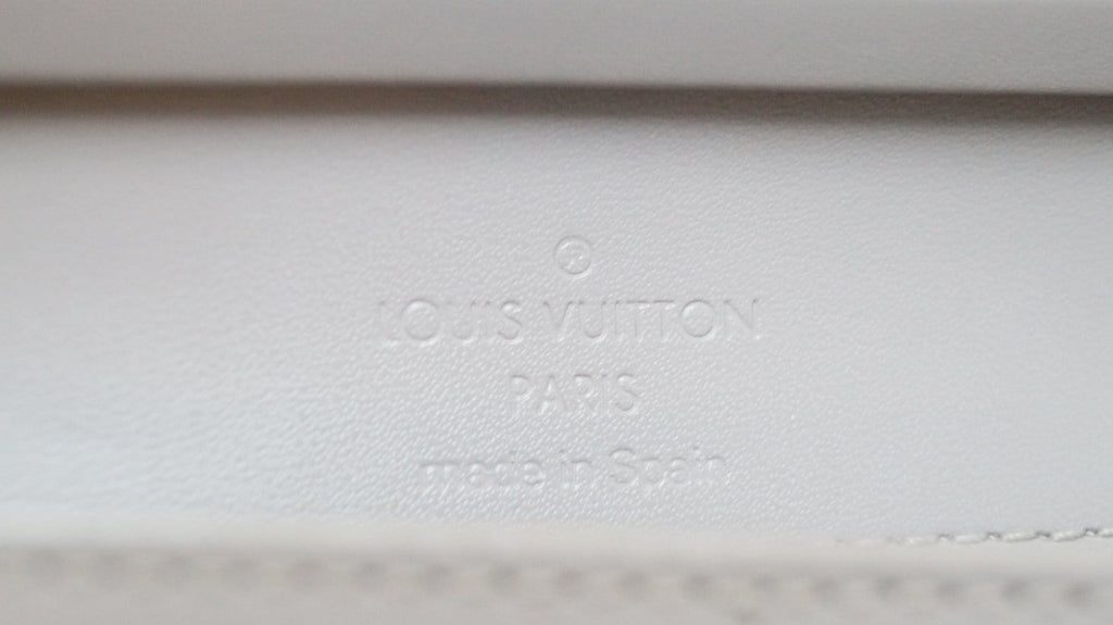LOUIS VUITTON Lilac Epi Leather Honfleur Clutch Bag
